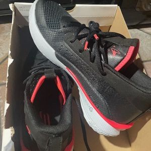 Under armor GS curry 7